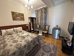Sarbon Hotel