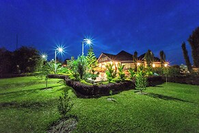 Emburara Farm Lodge