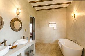 Emburara Farm Lodge