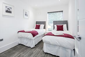 Roomspace Apartments -The Legacy