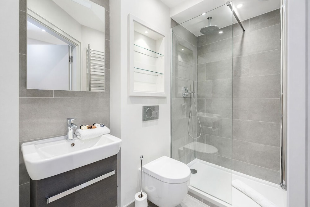 Roomspace Apartments -The Quadrant