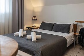 Liberta Inn