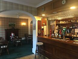 George and Abbotsford Hotel