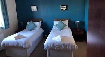 George and Abbotsford Hotel