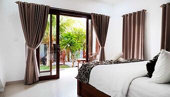 Lembongan Cempaka Villa & Restaurant
