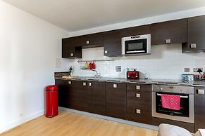 Bright Comfy 2 bed in trendy Dalston