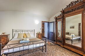 San Mamolo Retreats