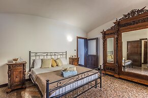San Mamolo Retreats