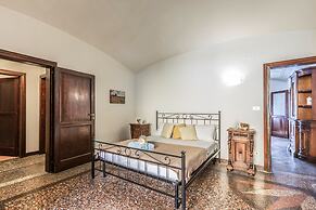 San Mamolo Retreats