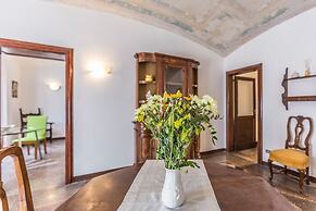 San Mamolo Retreats