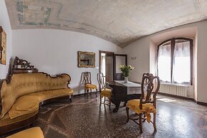 San Mamolo Retreats