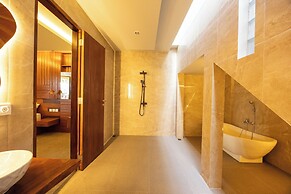 The Ocean Views Luxury Villas & Apartment