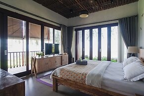 The Ocean Views Luxury Villas & Apartment