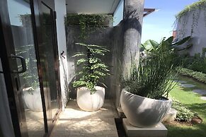 The Ocean Views Luxury Villas & Apartment