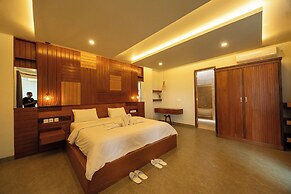 The Ocean Views Luxury Villas & Apartment