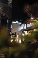 Saung Balibu Hotel