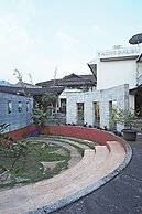 Saung Balibu Hotel