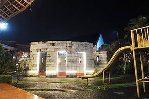 Saung Balibu Hotel