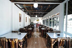 Saung Balibu Hotel