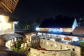 Saung Balibu Hotel