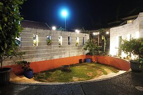 Saung Balibu Hotel