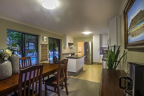 Atlantic Bay Lodge