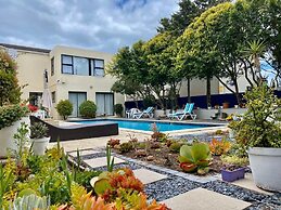 Atlantic Bay Lodge