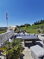 Comfortable mountain view apartment near Lucerne