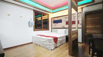 The Sharp Motel