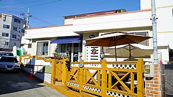 Yours Guesthouse