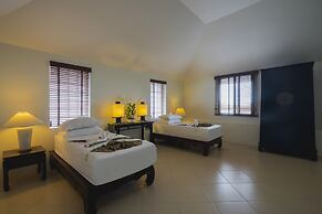 Luxury Beach Front Noble House Villa