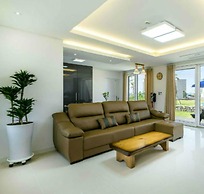 Chandelier Pension