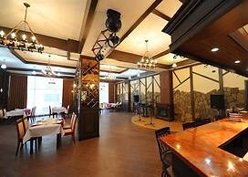 Royal Hotel