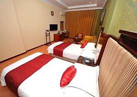 Royal Hotel