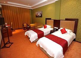 Royal Hotel