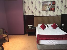 Royal Hotel
