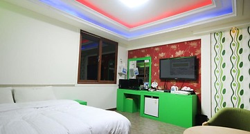 W Motel