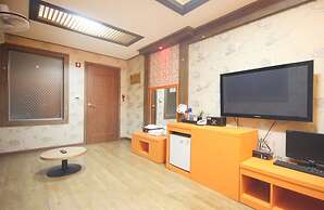 W Motel