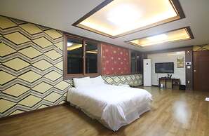 W Motel
