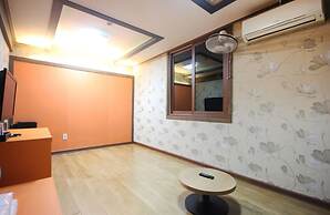 W Motel