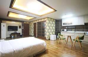 W Motel