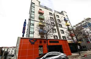 W Motel