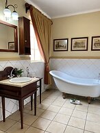 The Kimberley Club Guesthouse