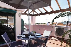 Wondrous Terrace Apartment in Cascais