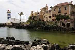 Wondrous Terrace Apartment in Cascais