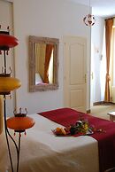 Logis Hôtel les Capucins