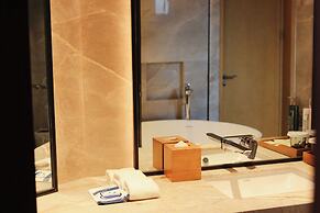 Hilton Garden Inn Nujiang