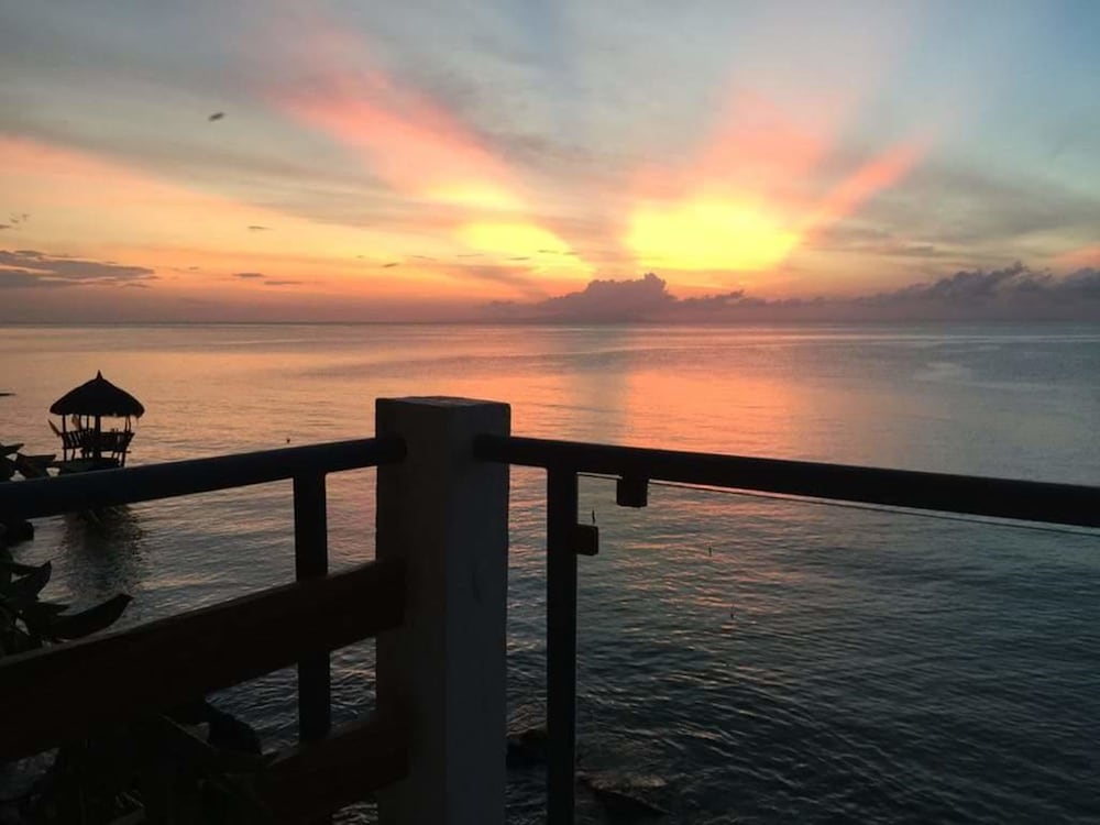 La Bella Beach House Cebu