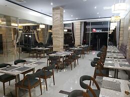 Hotel City Plaza & Suites