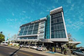 Hotel City Plaza & Suites